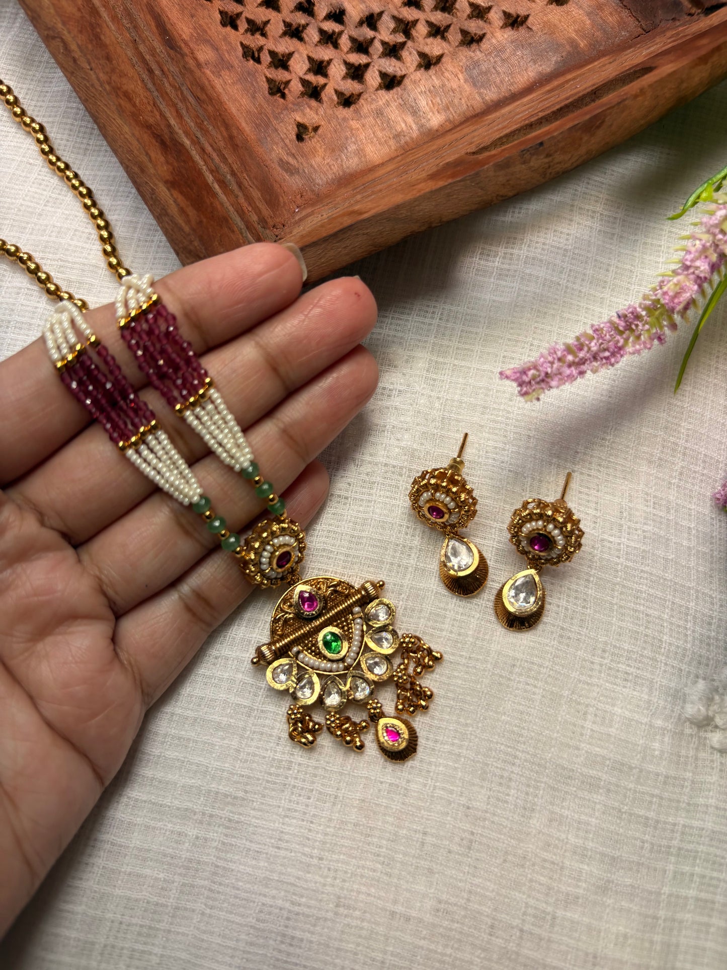 Aavya necklace