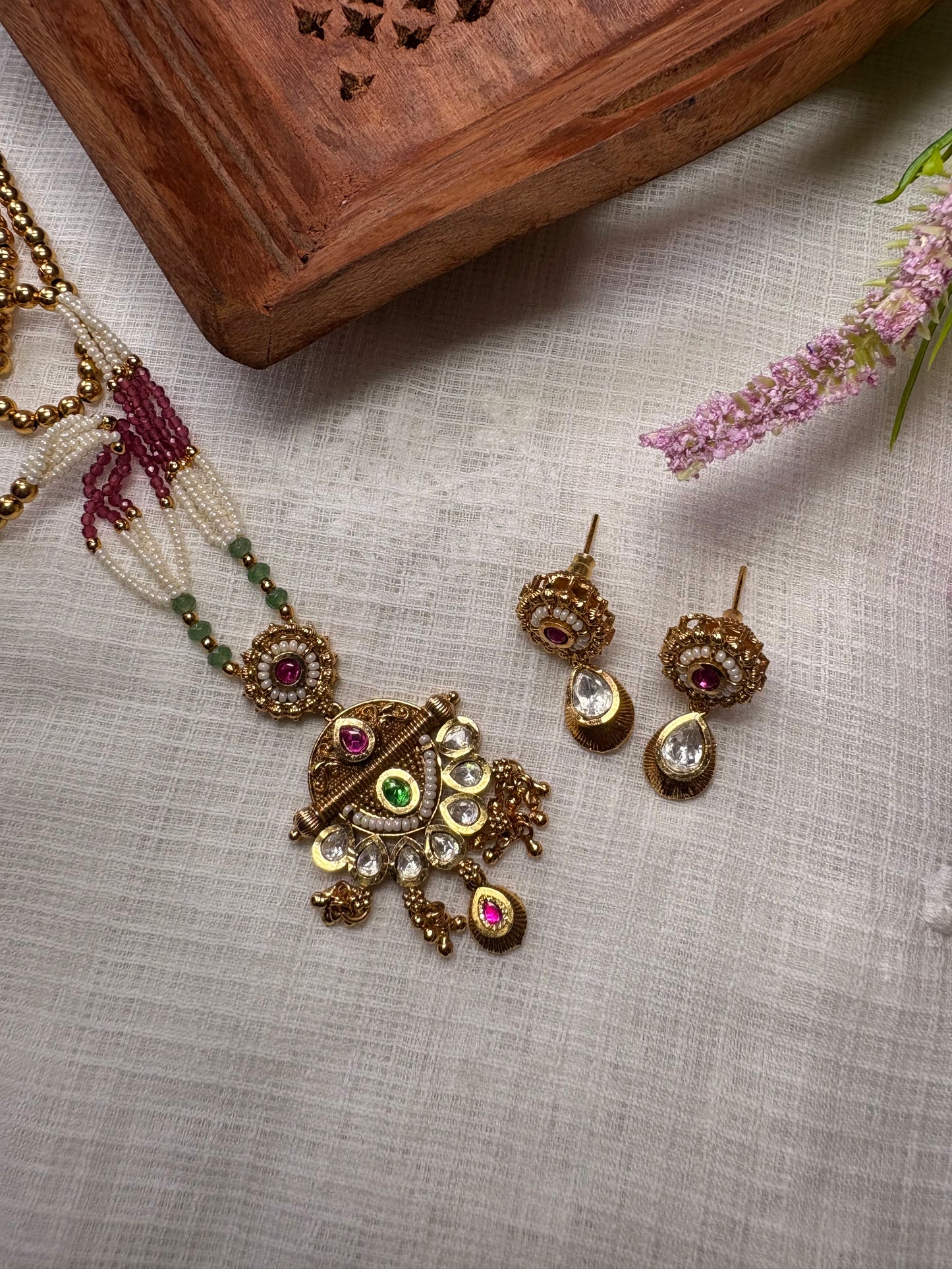 Aavya necklace