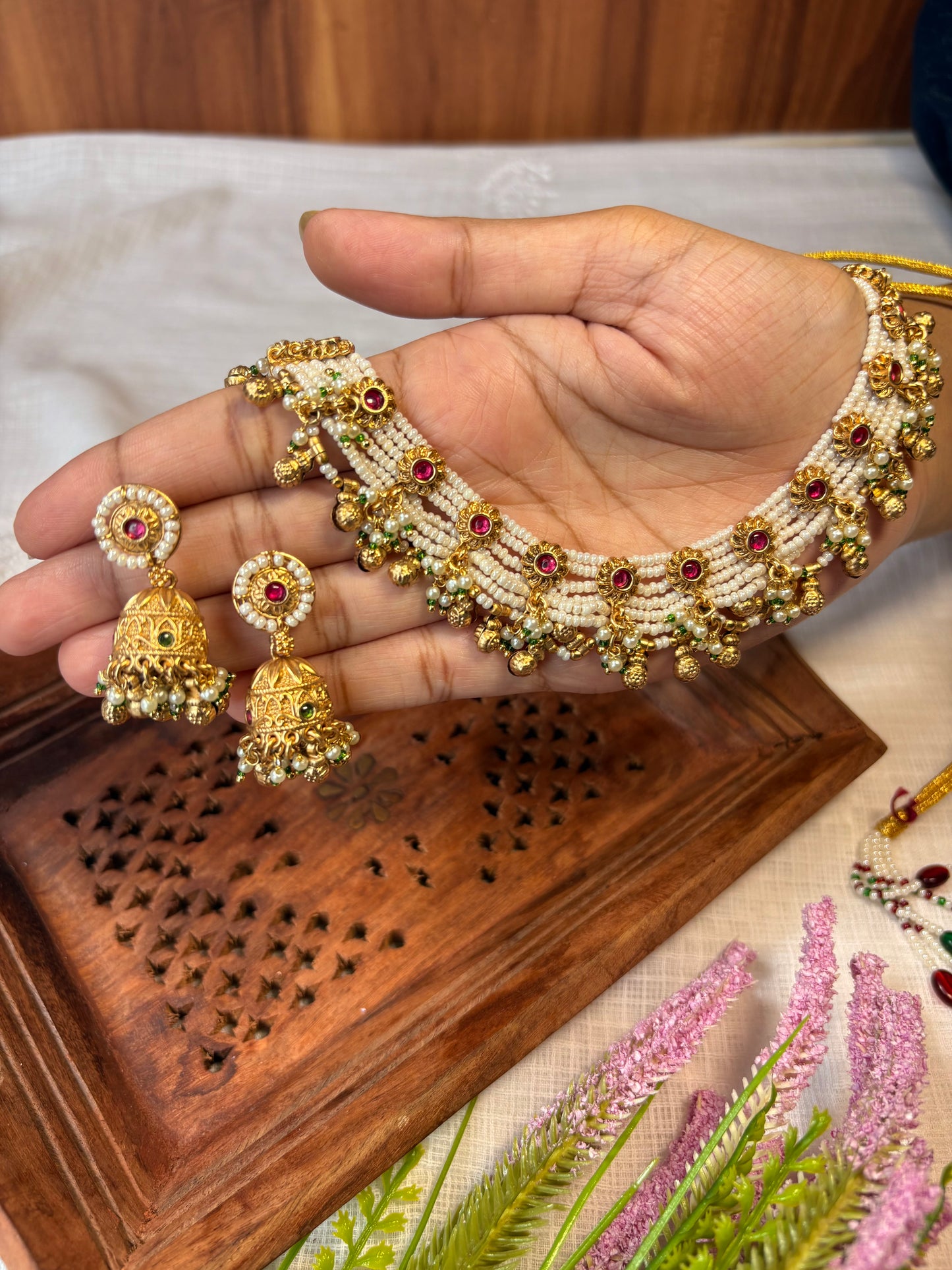 Kanmani pearl choker